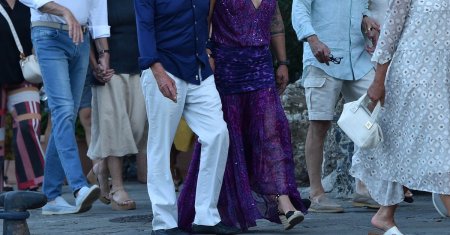 Imagini rare cu <span style='background:#EDF514'>MICHAEL DOUGLAS</span>, Catherine Zeta-Jones si fiul lor. Ei se afla in India, la dorinta actorului