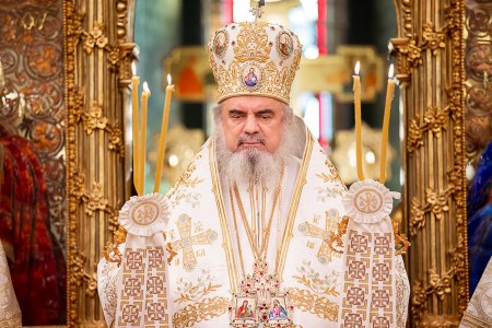 Patriarhul Daniel: „Sa aratam iubire mi<span style='background:#EDF514'>LOST</span>iva si solidaritate fata de toti oamenii”