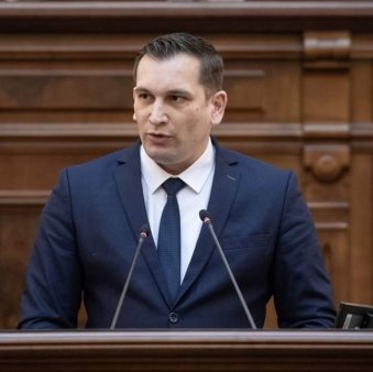 Senatorul USR Sebastian Cernic, sesizare dupa ce ar fi fost agresat de deputatul PSD Daniel Ghita