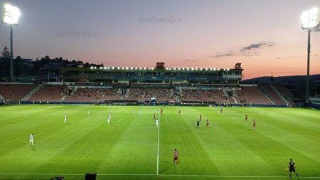 <span style='background:#EDF514'>ALERTA CU BOMBA</span> pe stadionul CFR Cluj inainte de meci