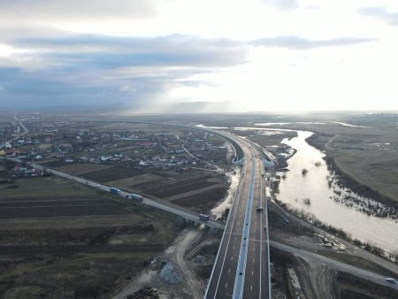 Emil Boc: De la Cluj la Targu-Mures pe A3 / Autostrada Transilvania conecteaza, de astazi, cele doua municipii