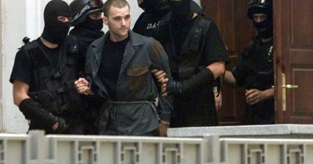 Passaris, cel mai violent criminal din Romania, traieste o viata de nabab in inchisoare. Cine l-a imbogatit