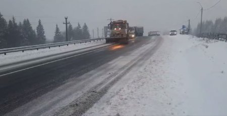 Infotrafic: Ninge viscolit in mai multe judete din tara. Strat de zapada pe Autostrada A1 Sibiu - Deva