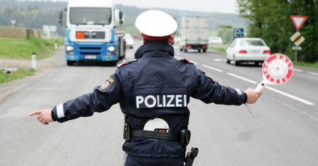 Urmarire in stil mafiot. Familie de romani, agresata pe o autostrada din Austria