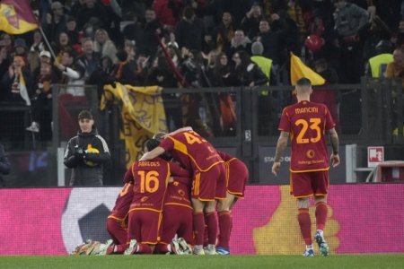 <span style='background:#EDF514'>PELLEGRINI</span> si Lukaku au dus Roma la o victorie cu 2-0 in fata unui Napoli in noua oameni