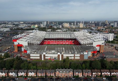 Manchester United, in fata unei decizii radicale. Demolarea Old <span style='background:#EDF514'>TRAFFORD</span> si ridicarea unui superstadion de 2,3 miliarde!