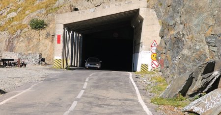 Povestea celui mai lung tunel rutier din Romania. Are 900 de metri lungime si la constructia lui au murit mai multi oameni
