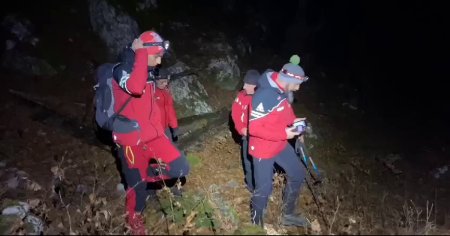 Cursa contra cronometru a salvamontistilor din Gorj pentru salvarea a trei turisti rataciti in munti VIDEO