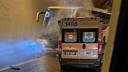 Patru oameni au murit arsi de vii intr-o ambulanta care a lovit un autobuz cu copii, intr-un tunel din Italia