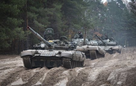 Rusia si-a marit de 7 ori productia de tancuri si 50 de ori pe cea de obuze. Cheltuielile militare cresc cu 70% intr-un semnal de trecere la o economie de razboi