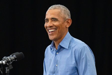 Barack <span style='background:#EDF514'>OBAMA</span> a publicat lista sa de melodii preferate din 2023. America has a problem, printre mentiuni
