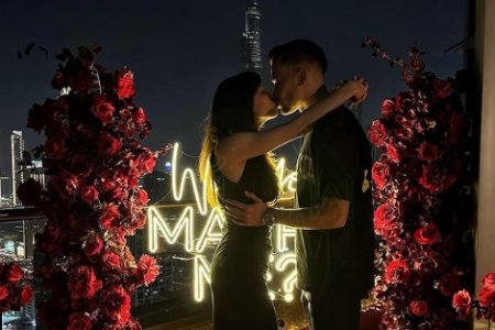 Vrei sa fii sotia mea?. Fotbalistul Darius Olaru si-a cerut iubita in casatorie, in vacanta din Dubai
