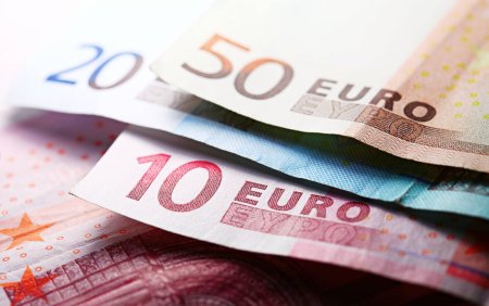 Moneda euro face 25 de ani de la lansare. Ce a insemnat pentru statele Uniunii Europene