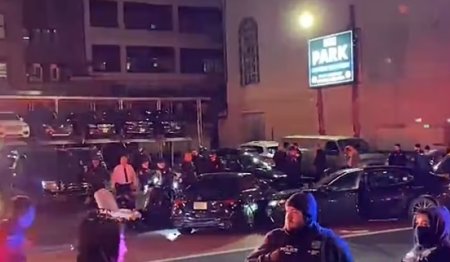 9 raniti la New York, dupa ce o masina a intrat in multime, in timpul petrecerii stradale de Revelion