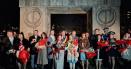 Zece cupluri s-au casatorit la Poarta Sarutului in noaptea de Revelion. Doi tineri si-au unit destinele in <span style='background:#EDF514'>UNIFORMA</span> de jandarm