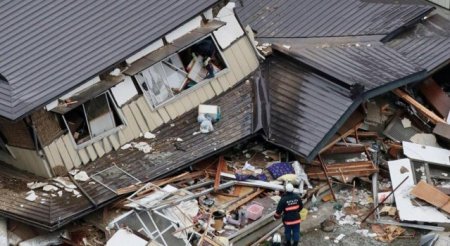 <span style='background:#EDF514'>URMARILE</span> seismelor din Japonia: zeci de cladiri s-au prabusit, mii au ramas fara curent electric