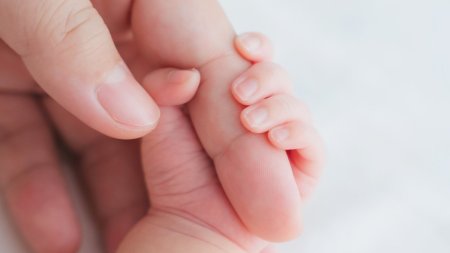 Primii bebelusi nascuti in 2024 | Clipe magice pentru mamicile din Romania