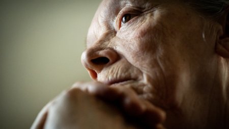 O femeie de 94 de ani a sunat la 112 sa le ureze politistilor din Italia un An Nou Fericit | Reactia emotionanta a agentilor