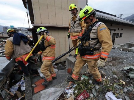Autoritatile japoneze: patru persoane au murit in urma cutremurelor