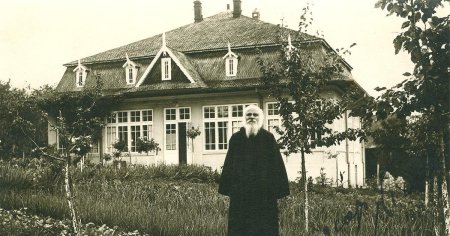 Patriarhul Nicodim Munteanu, fortat de Petru Groza sa mearga la Moscova in 1946. Ierarhul se impotrivea comunismului