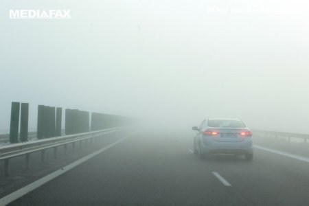 Infotrafic: ceata reduce vizibilitatea pe mai multe sosele din sudul si din centrul tarii