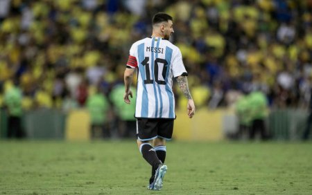 <span style='background:#EDF514'>ARGENTINIENI</span>i vor sa retraga tricoul cu numarul 10 de la echipa nationala la finalul carierei lui Lionel Messi