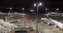 VIDEO. Avion in flacari pe pista aeroportului Haneda din Tokyo. Peste 300 de oameni s-ar fi aflat la bord
