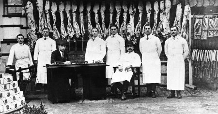Cu cat se vindea carnea in urma cu 80 de ani. In Romania lui 1944 era in vigoare Legea Sabotajului Economic VIDEO