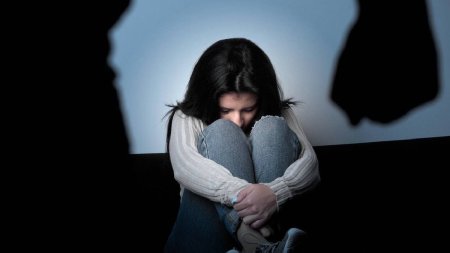 Cazurile de violenta domestica cresc alarmant, in Romania. Politistii au avut aproape 100.000 de interventii, in 2023