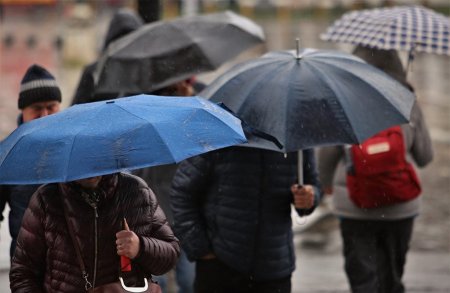 Cod galben de ploi si vant in mai multe judete din tara. Cum va fi vremea in Bucuresti | HARTA