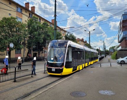 Primaria din Timisoara cumpara tramvaie de 33 milioane euro. Galben, in loc de mov