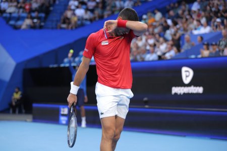 Accidentat la incheietura dreapta, Novak Djokovic a pierdut in Australia, dupa o serie de 43 de victorii consecutive