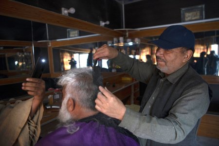 Sase frizeri au fost au fost impuscati in cap, in nord-vestul Pakistanului, in cadrul aceluiasi atac