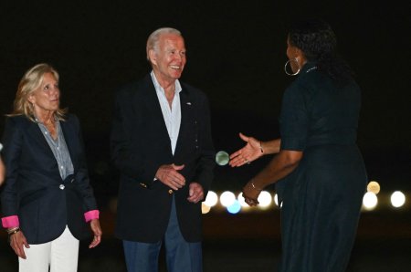 Rosu ca sfecla”. Joe Biden a parasit cu arsuri de soare insula Santa Cruz din Caraibe, dupa vacanta de 7 zile, la aproape un an de la operatia de cancer de piele | VIDEO