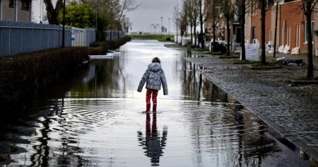 Inundatii in Olanda: evacuari la Maastricht dupa spargerea unui dig