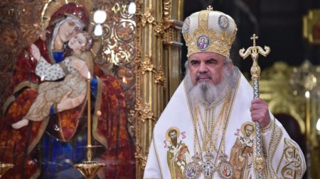 Patriarhul Daniel va oficia sambata Slujba Sfintirii Mari a apei la Catedrala Patriarhala