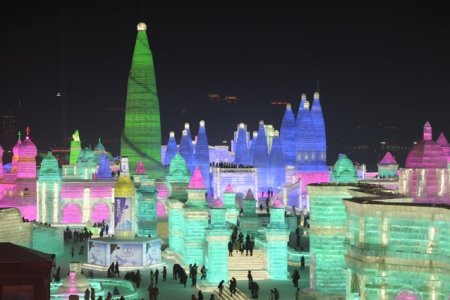 Orasul de gheata din China a atras peste 3 milioane de turisti in vacanta de Anul Nou