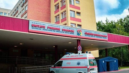 O mama si cei 7 copii ai ei au ajuns la spital, dupa ce s-au intoxicat, in Satu Mare. Femeia si-a spalat micutii cu <span style='background:#EDF514'>DEZINFECTANT</span> pentru oi