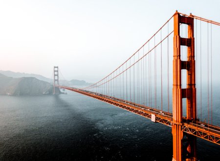 San Francisco instaleaza plase pentru a opri <span style='background:#EDF514'>SINUCIDERI</span>le de pe podul Golden Gate  