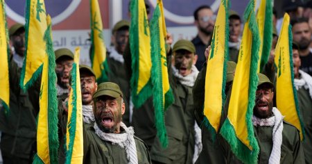 Hezbollah anunta ca a lansat zeci de rachete impotriva unei baze militare din nordul Israelului