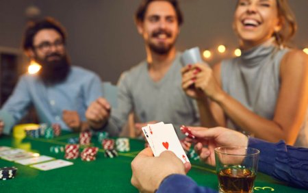 Cum se joaca poker, cel mai fascinant joc de carti din lume