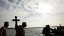 Cine este tanarul care a recuperat crucea sfanta din Dunare, de <span style='background:#EDF514'>BOBOTEAZA</span>
