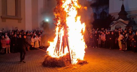 Pravoslavii sarbatoresc Craciunul. Traditia spectaculoasa a sarbilor din Timisoara in seara de Ajun VIDEO FOTO