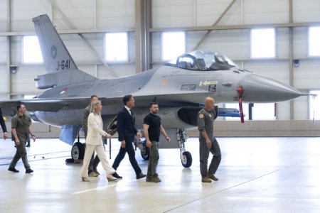 Danemarca intarzie livrarea catre Ucraina de avioane F-16