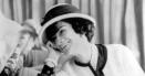 Coco Chanel, de la o copilarie tumultoasa, la una dintre cele mai influente femei ale secolului XX