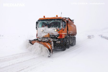 Ninge abundent pe doua drumuri nationale din Iasi