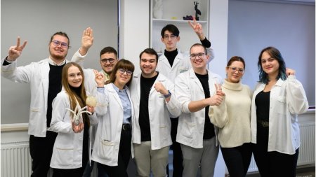Studentii de la UMF Iasi au creat o inima artificiala care poate functiona pana la 100 de ani