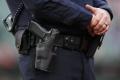 Politist ramas fara pistol in timpul unei altercatii in Hunedoara