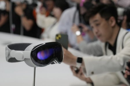 Casca de realitate mixta Vision Pro de la Apple va fi pusa in vanzare in luna februarie