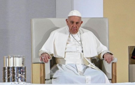 Schimbari in biserica. Decizia Papei Francisc dupa ce i s-a cerut casatoria <span style='background:#EDF514'>PREOTI</span>lor romano-catolici